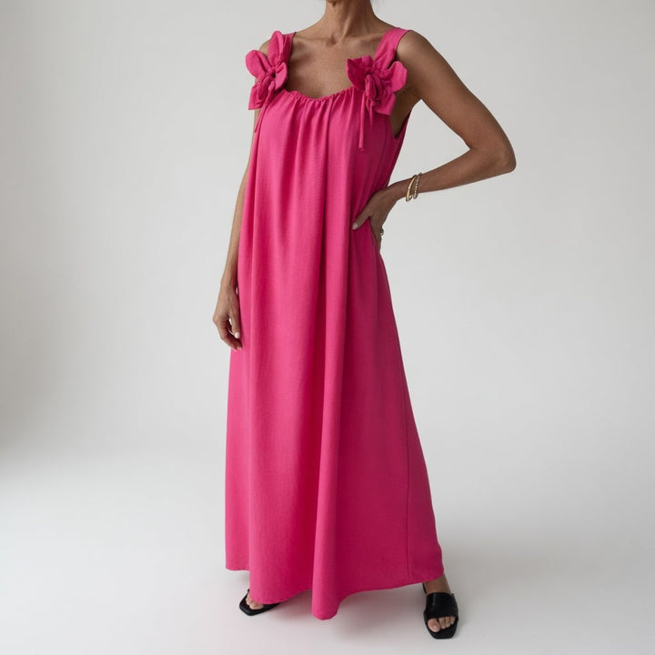 Sévrine — Robe maxi fluide à épaules fleuries élégance estivale naturelle